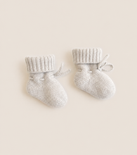 Load image into Gallery viewer, Cashmere Bonnet and Booties Set

