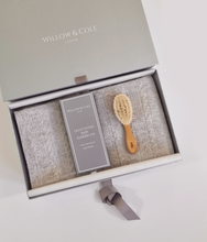 Load image into Gallery viewer, Supersoft Newborn Cashmere Blanket Gift Set
