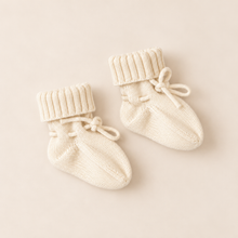 Load image into Gallery viewer, Ivory Cashmere Bonnet and Booties Set
