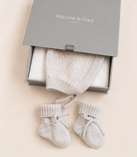 Load image into Gallery viewer, Cashmere Bonnet and Booties Set
